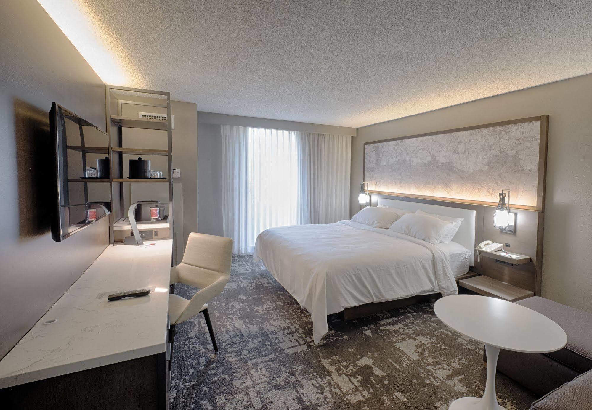 แมริออท แอลบานี Hotel อัลบานี ภายนอก รูปภาพ